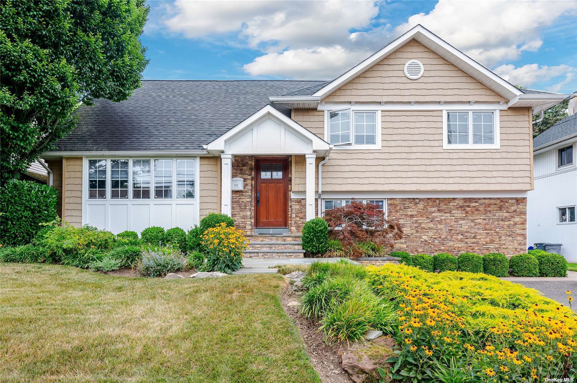 #1 photo, 104 Murray Drive, 长岛 Oceanside , NY 11572