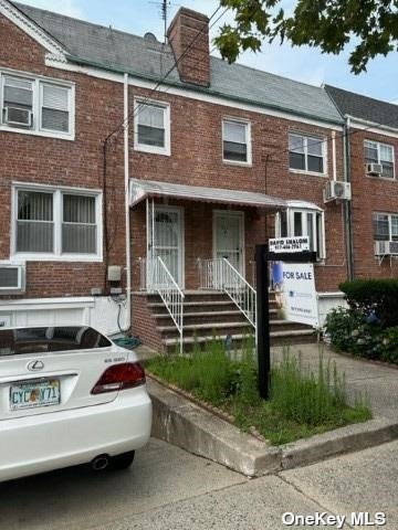 #1 photo, 89-44 220th Street, 皇后区 Queens Village , NY 11427