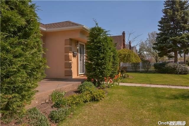 #1 photo, 2303 Alexander Place, नासाउ काउंटी Oceanside , NY 11572