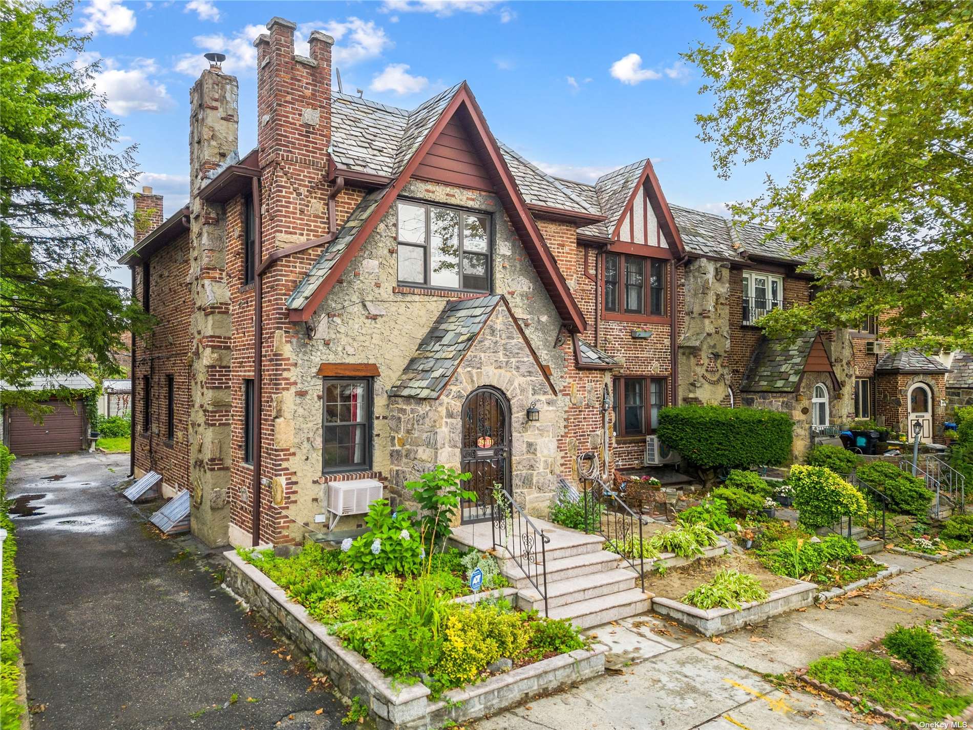 #1 photo, 29-11 166 Street, 法拉盛 Flushing , NY 11358