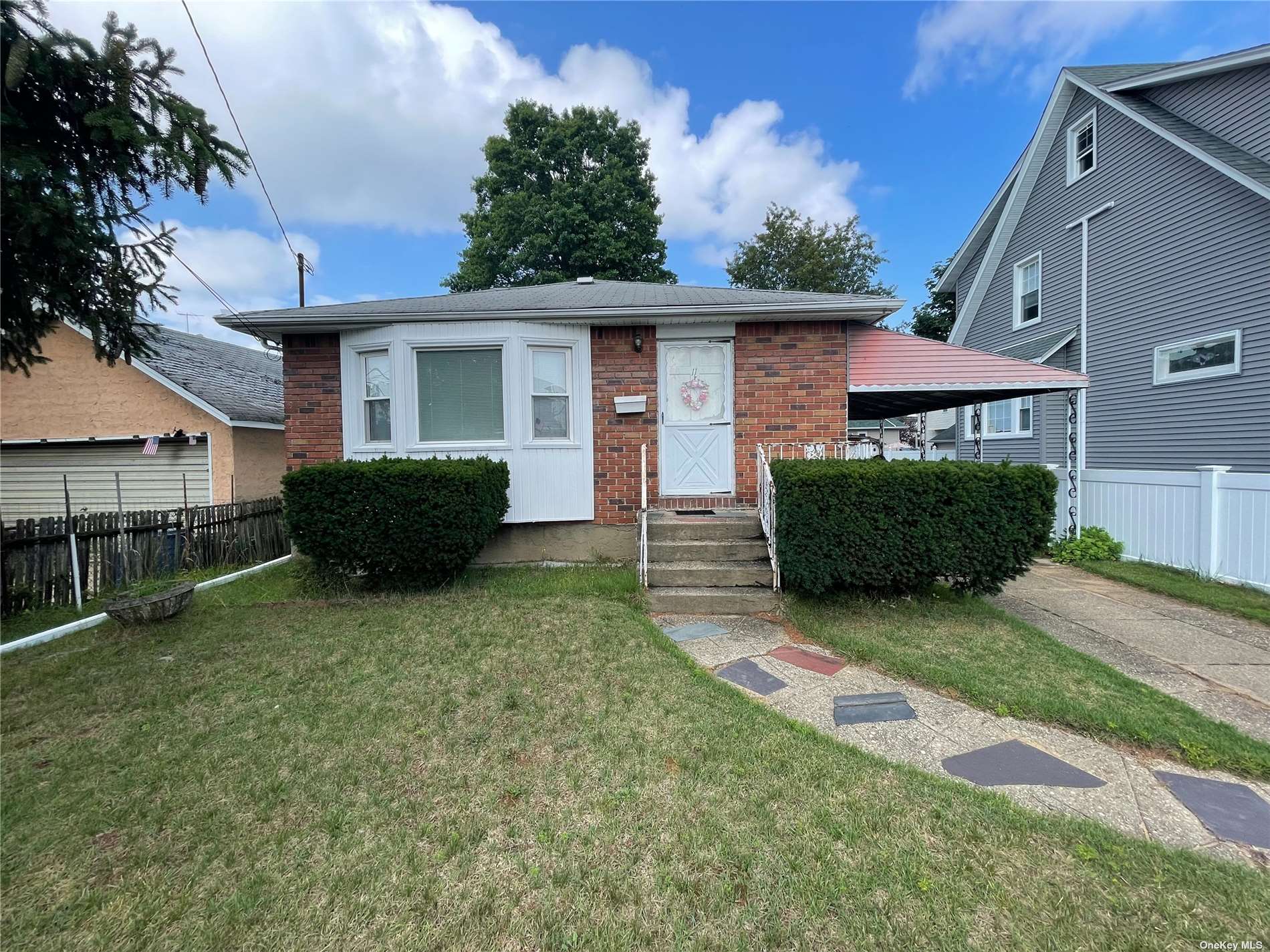 #1 photo, 11 Olive Place, ナッソー郡 Lynbrook , NY 11563