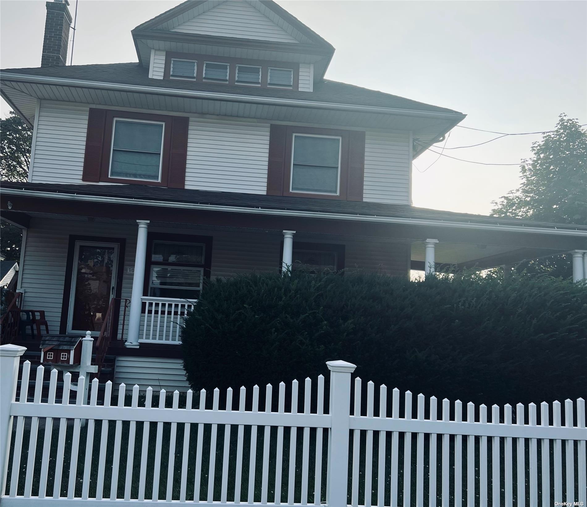 #1 photo, 303 Denton Avenue, 长岛 Lynbrook , NY 11563