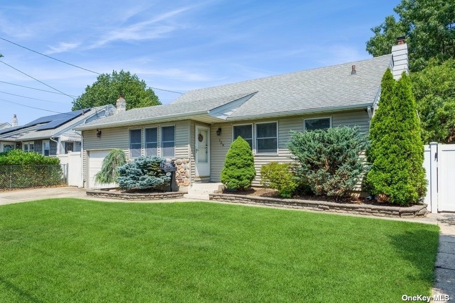 #1 photo, 129 Bedell Street, サフォーク郡 West Babylon , NY 11704