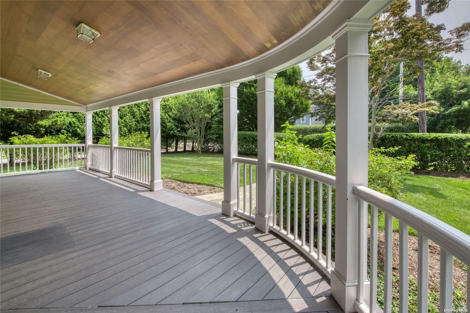 #1 photo, 25105 Main Road, 东长岛 Orient , NY 11957