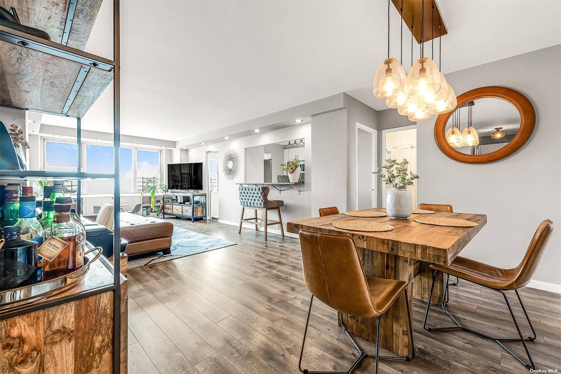 #1 photo, 70-25 Yellowstone Boulevard, 皇后区 森林小丘 Forest Hills , NY 11375