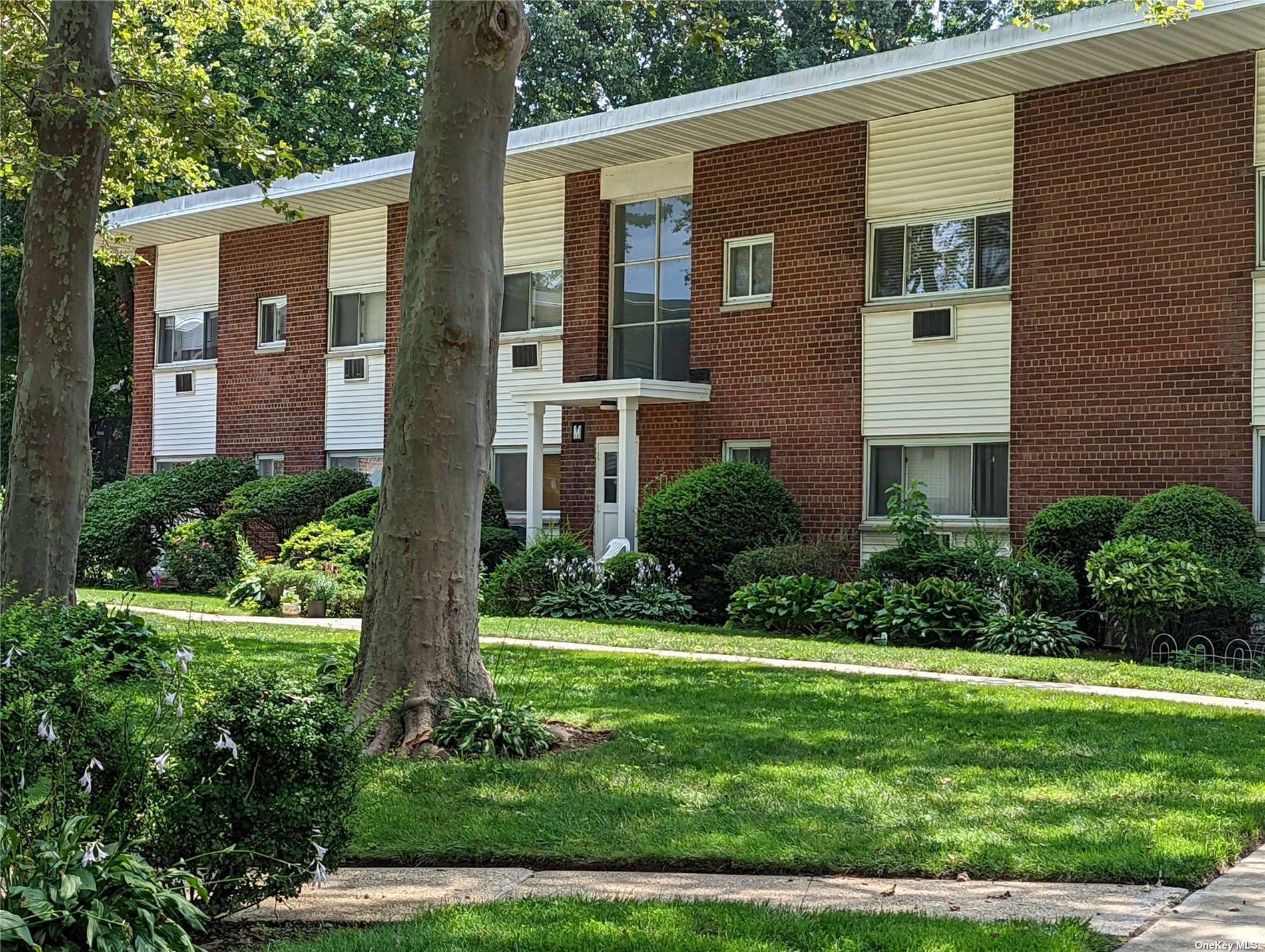 #1 photo, 125 Hempstead Garden Drive, West Hempstead , NY 11552