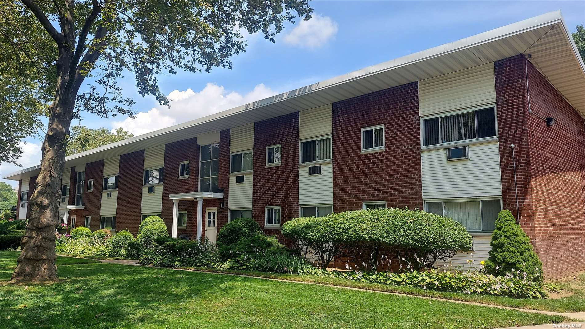 #1 photo, 125 Hempstead Garden Drive, West Hempstead , NY 11552