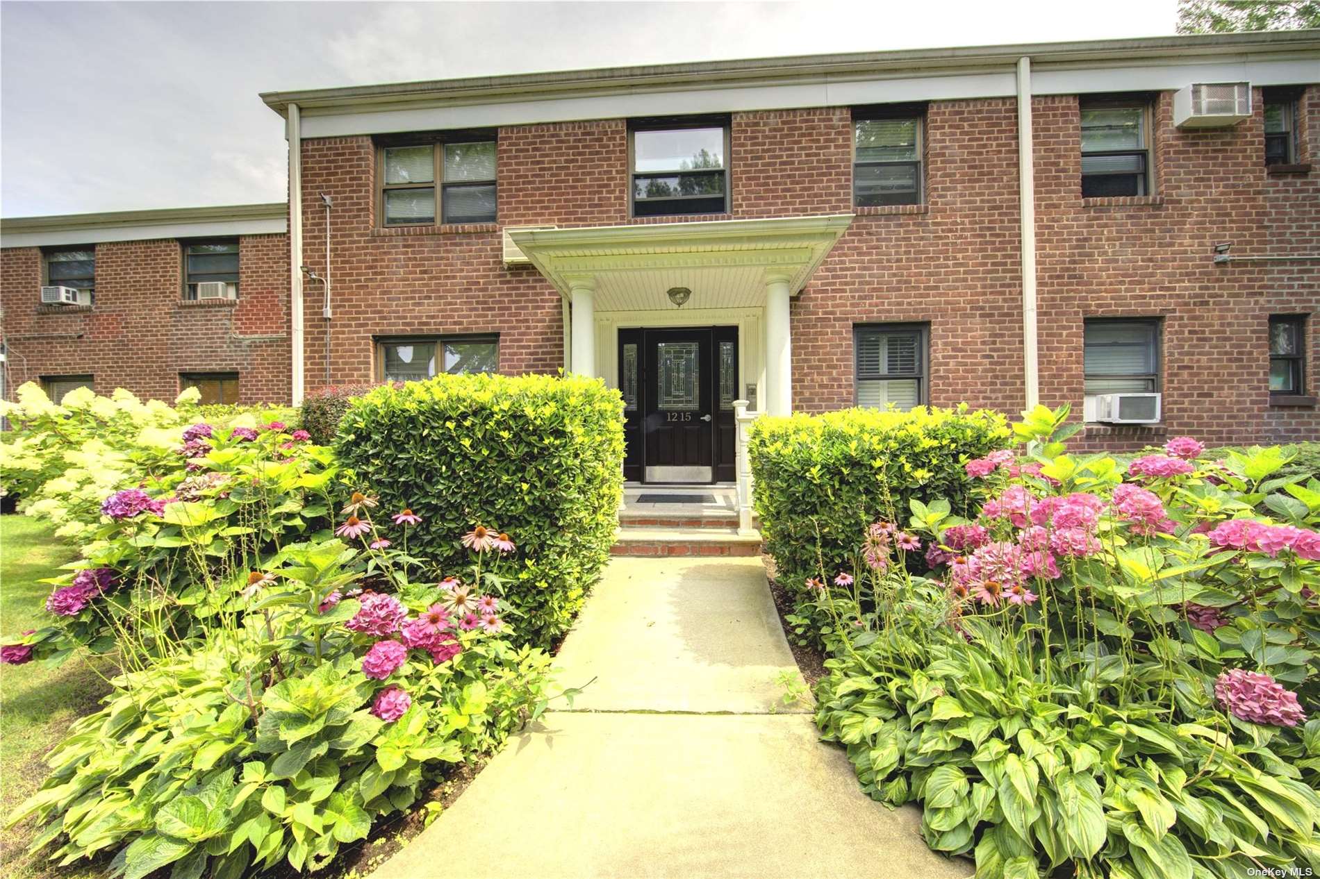 #1 photo, 1215 E Broadway, 长岛 Hewlett , NY 11557