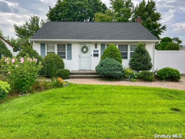 #1 photo, 228 Lee Avenue, ناسو Hicksville , NY 11801