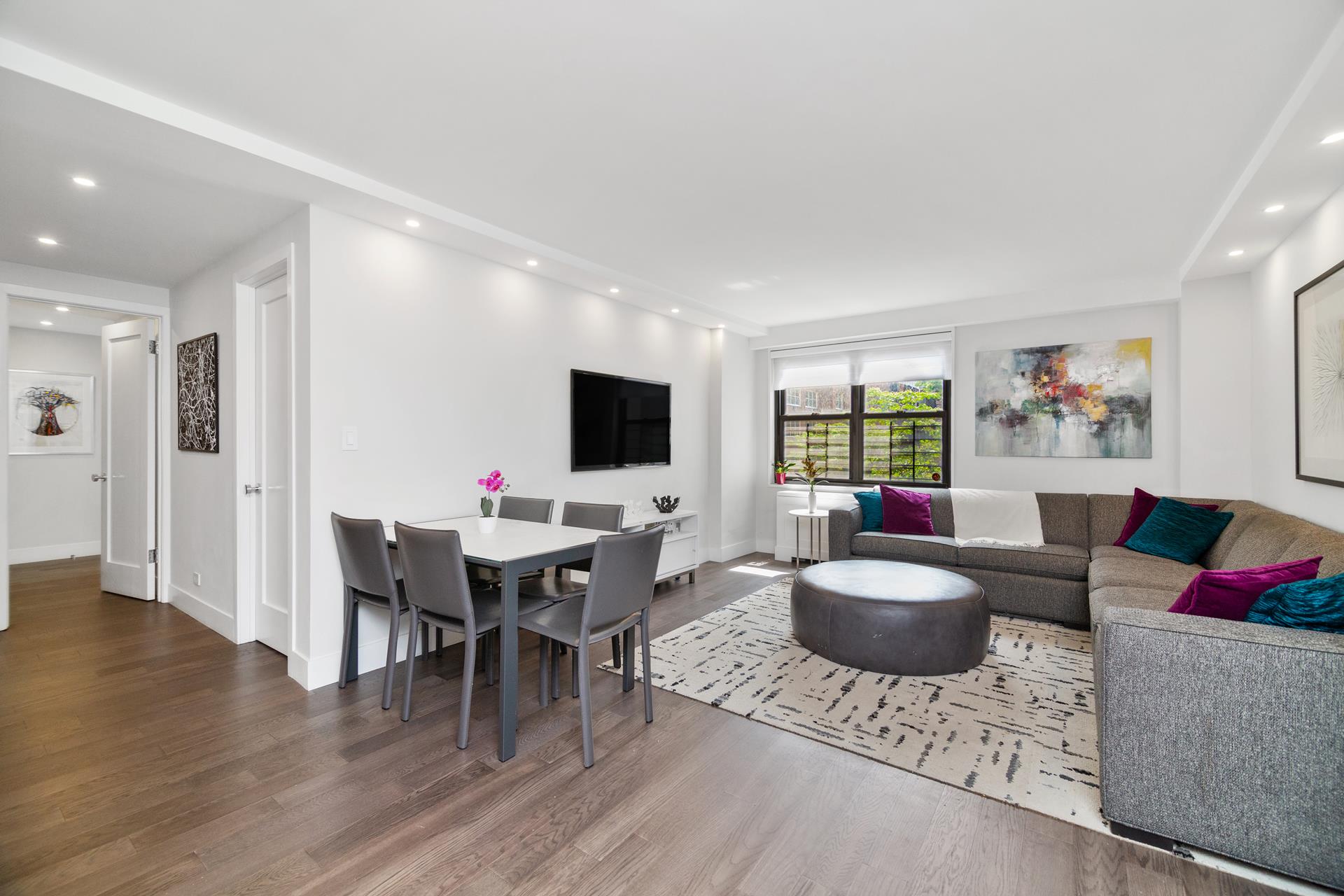 #1 photo, 301 East 69th Street, 曼哈顿 上东城 Lenox Hill , NY 10021