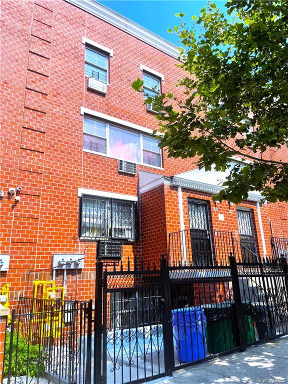 #1 photo, 842 Bryant Avenue, Bronx , NY 10474