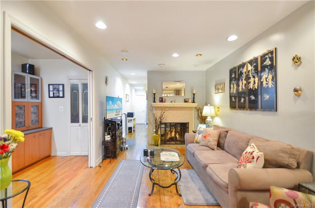 #1 photo, 222 E 24th Street, 曼哈顿 基普斯湾 New York (Manhattan) , NY 10010