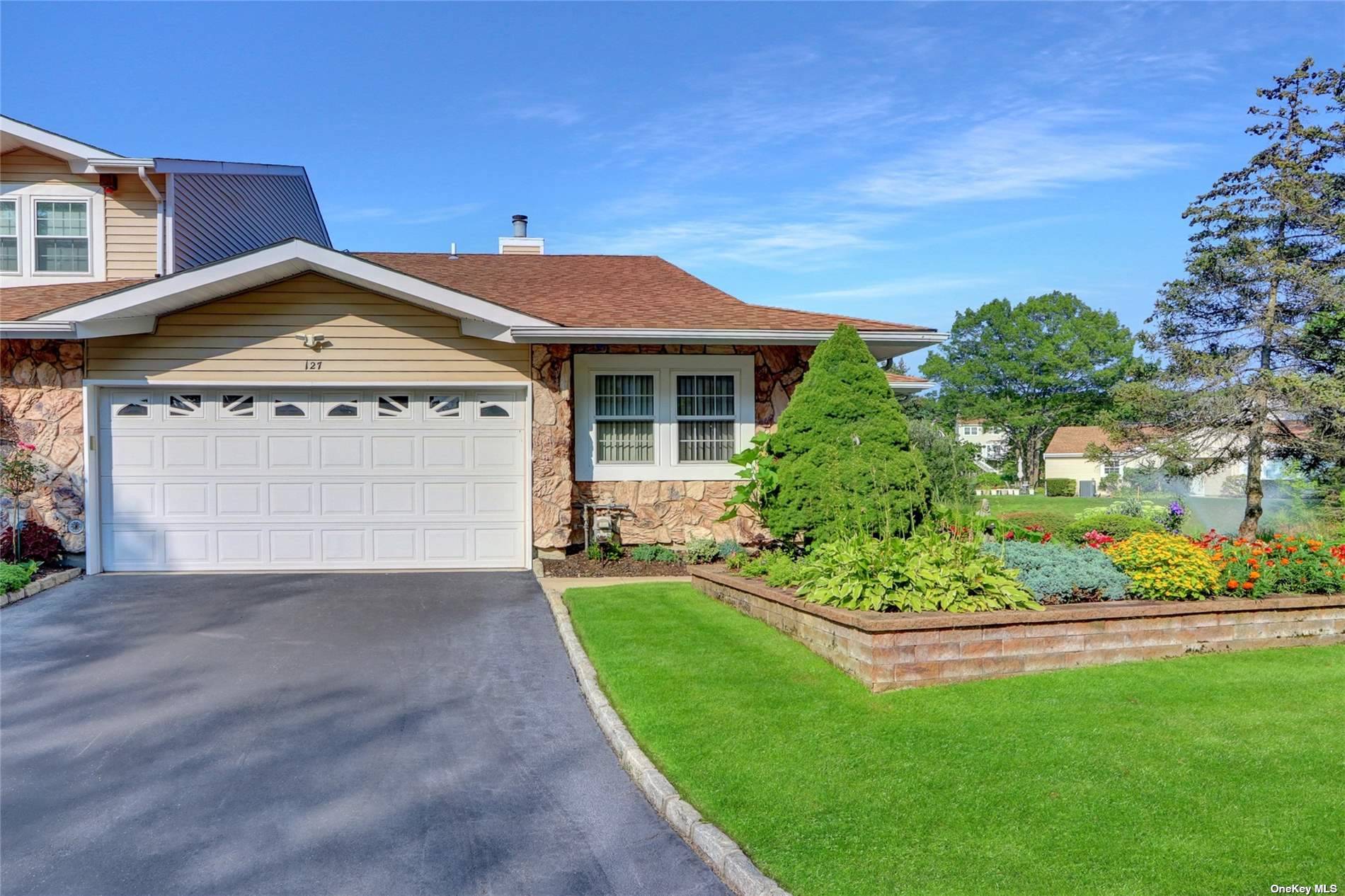 #1 photo, 127 Fairfield Drive, 東長島 Holbrook , NY 11741