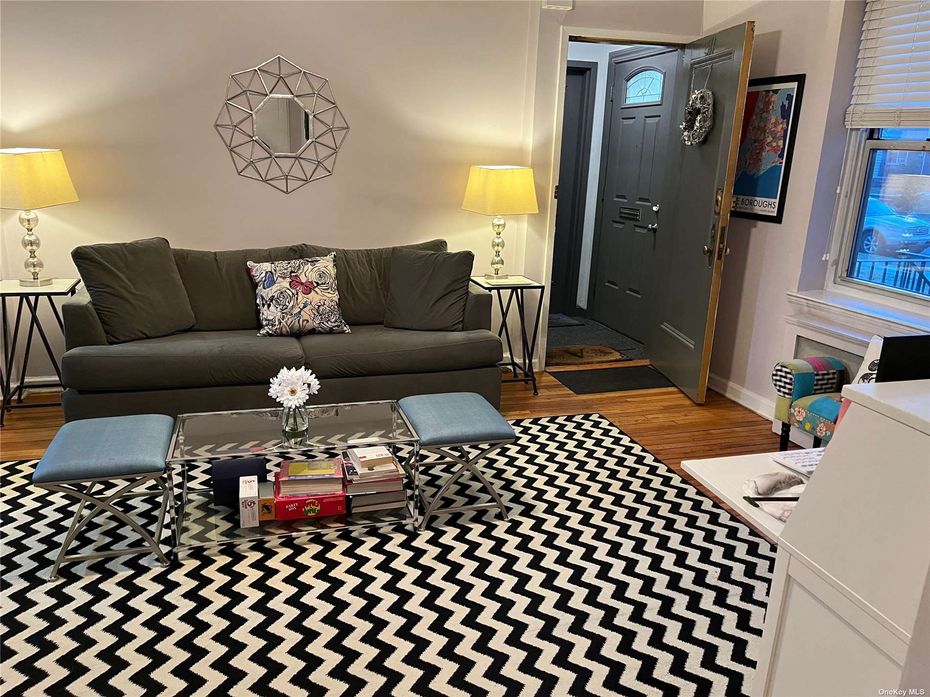 #1 photo, 35-21 205 Street, 皇后區 貝塞 Bayside , NY 11360