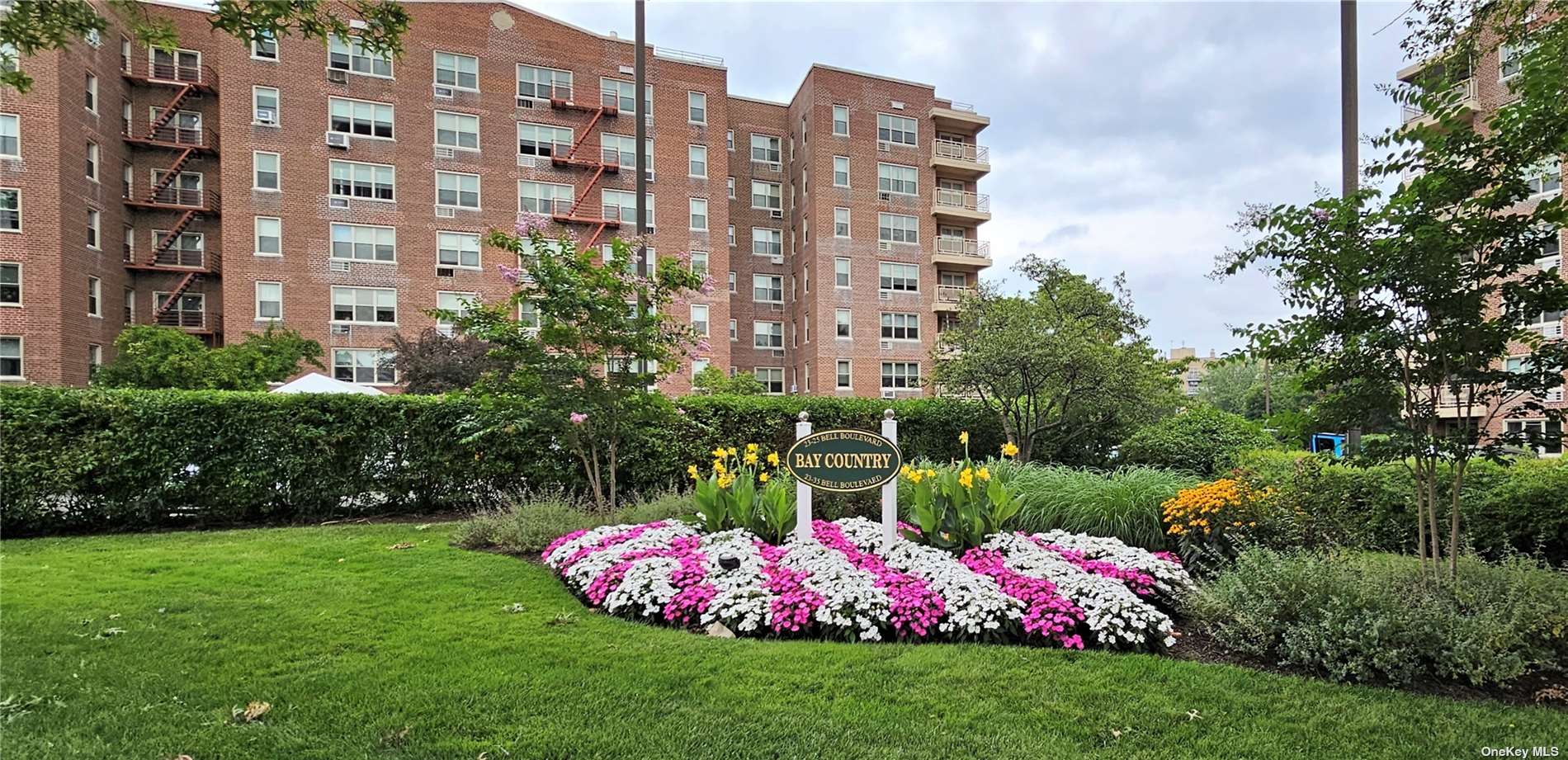 #1 photo, 23-35 Bell Boulevard, 皇后區 貝塞 Bayside , NY 11360