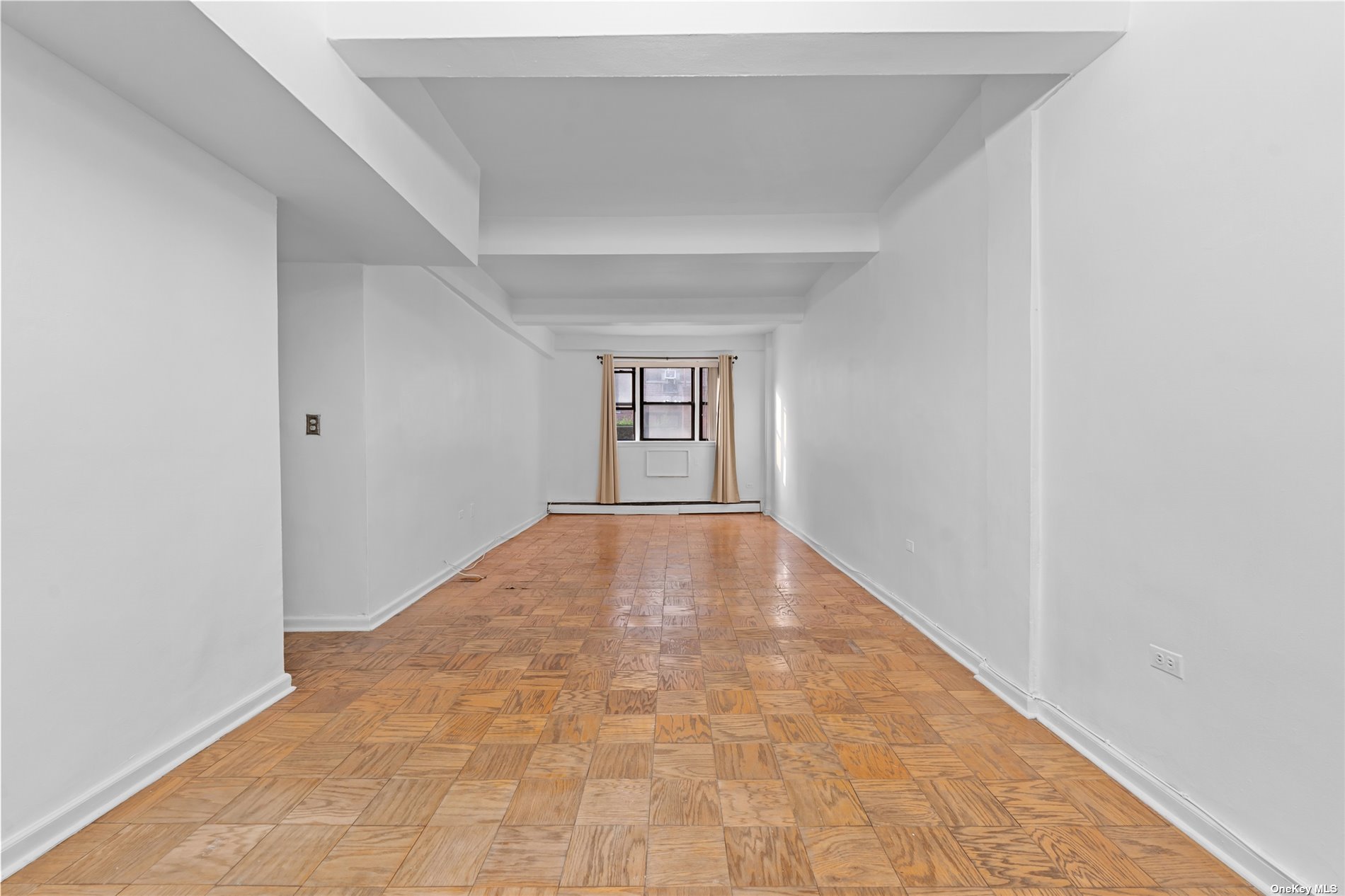 #1 photo, 99-05 58 Avenue, 皇后区 可乐娜 Corona , NY 11368