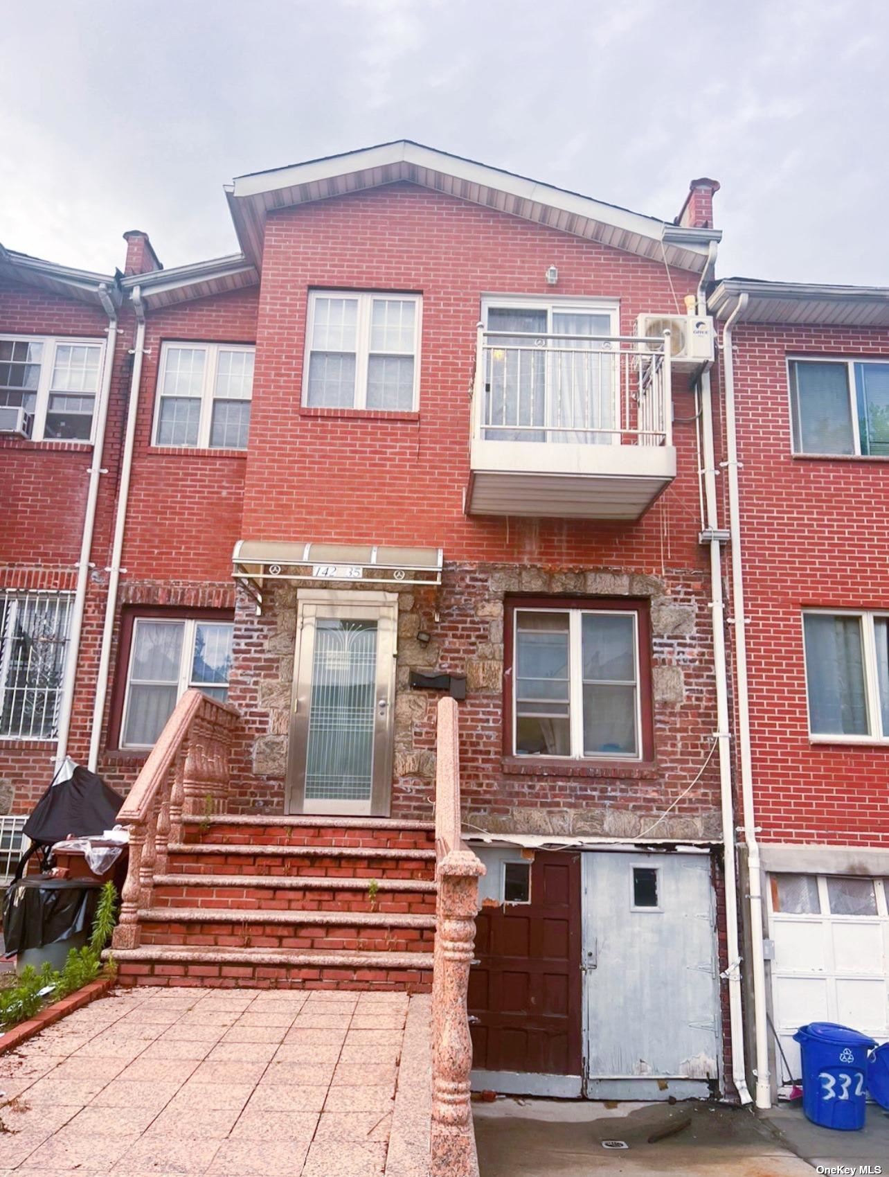 #1 photo, 142-35 60th Avenue, 法拉盛 Flushing , NY 11355