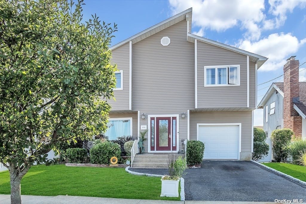 #1 photo, 696 Miller Avenue, 长岛 Freeport , NY 11520