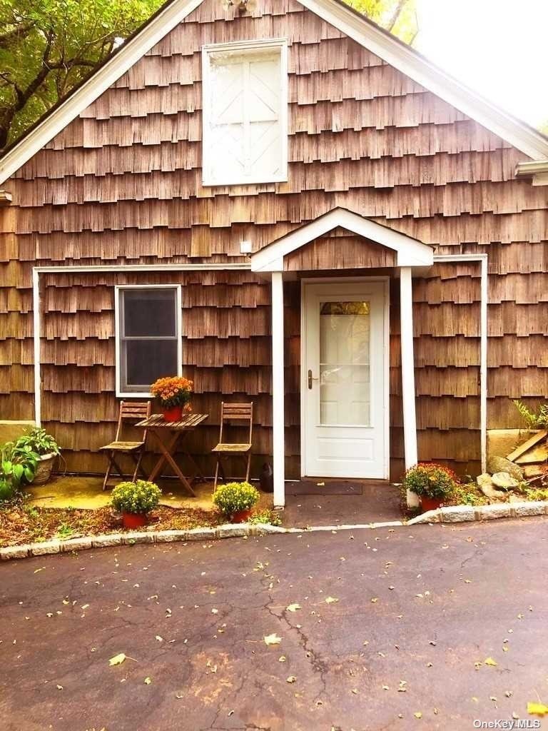 #1 photo, 101 La Rue Drive, Huntington , NY 11743