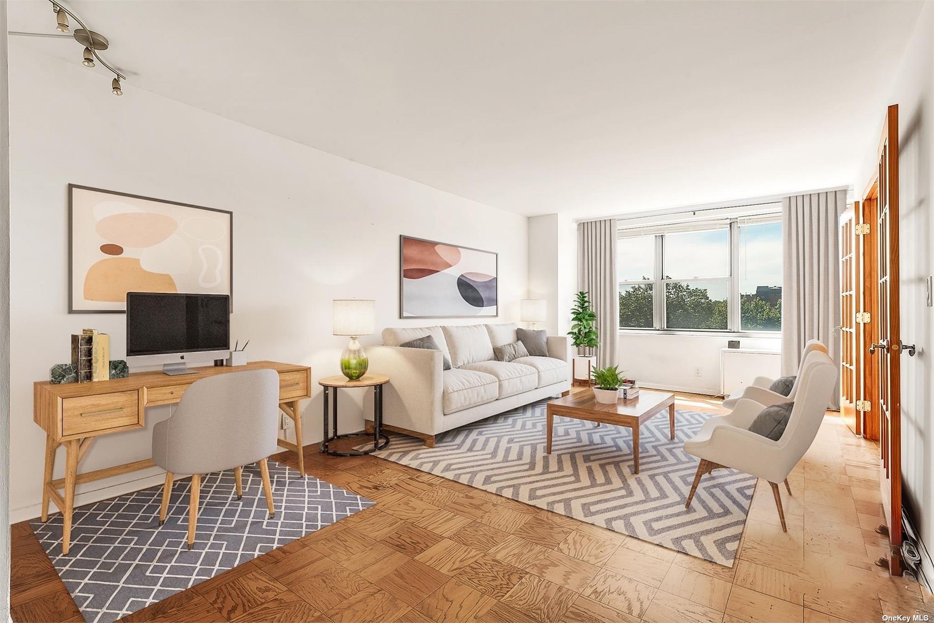 #1 photo, 70-25 Yellowstone Boulevard, 皇后区 森林小丘 Forest Hills , NY 11375