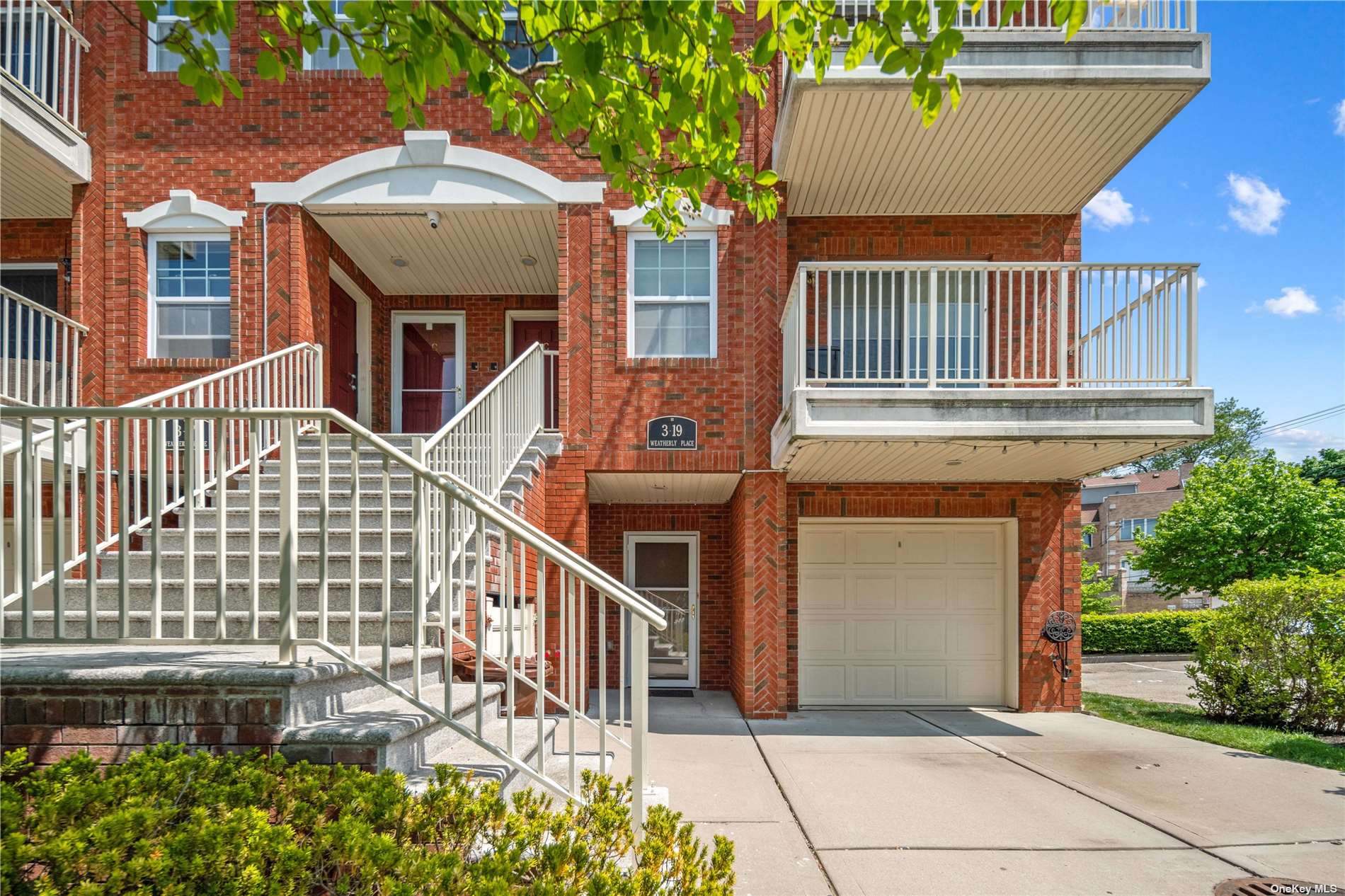 #1 photo, 3-19 Weatherly Pl, 皇后区 大学点 College Point , NY 11356