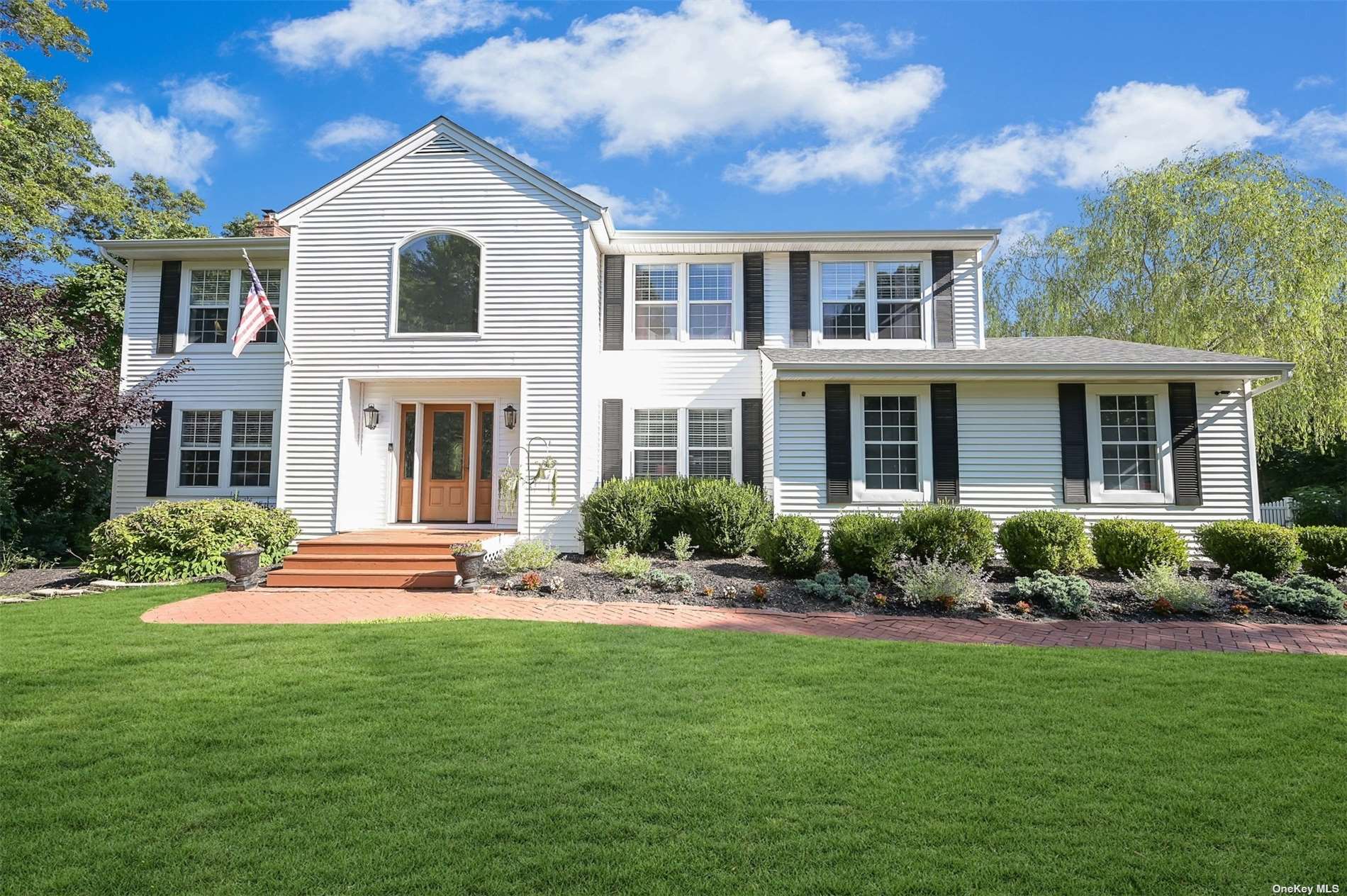 #1 photo, 9 Vega Drive, سوفولك Shoreham , NY 11786