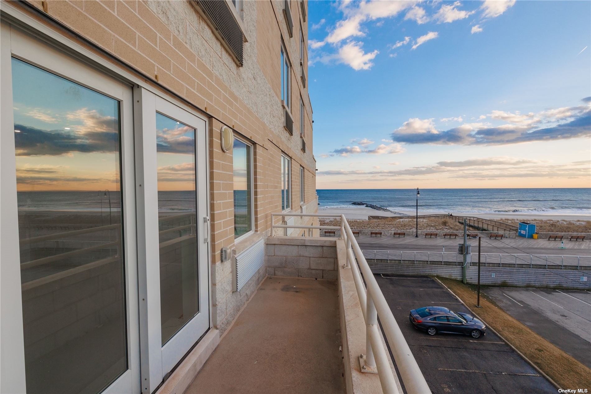 #1 photo, 450 W Broadway, 长岛 长滩 Long Beach , NY 11561