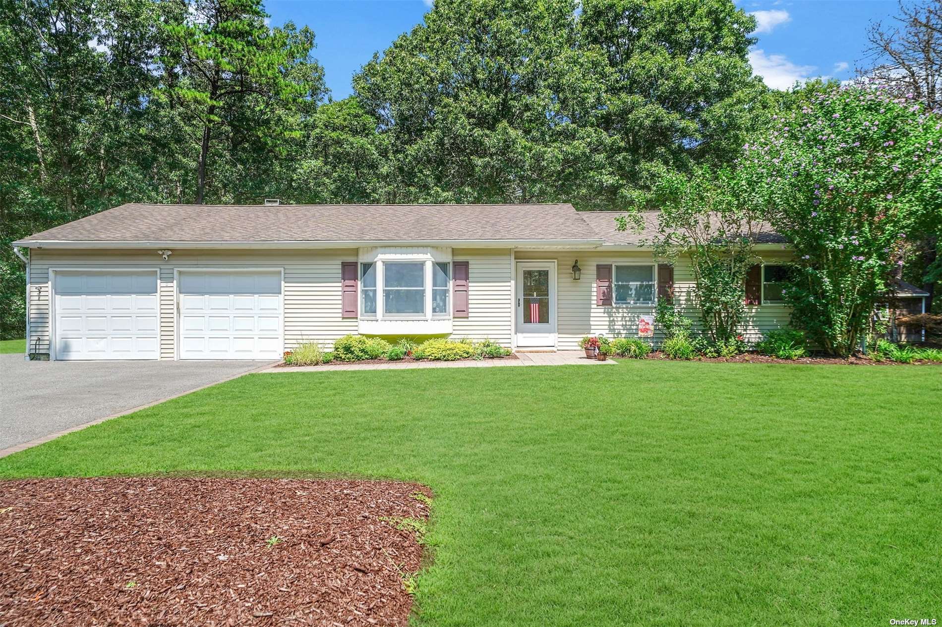 #1 photo, 163 Hot Water Street, Manorville , NY 11949