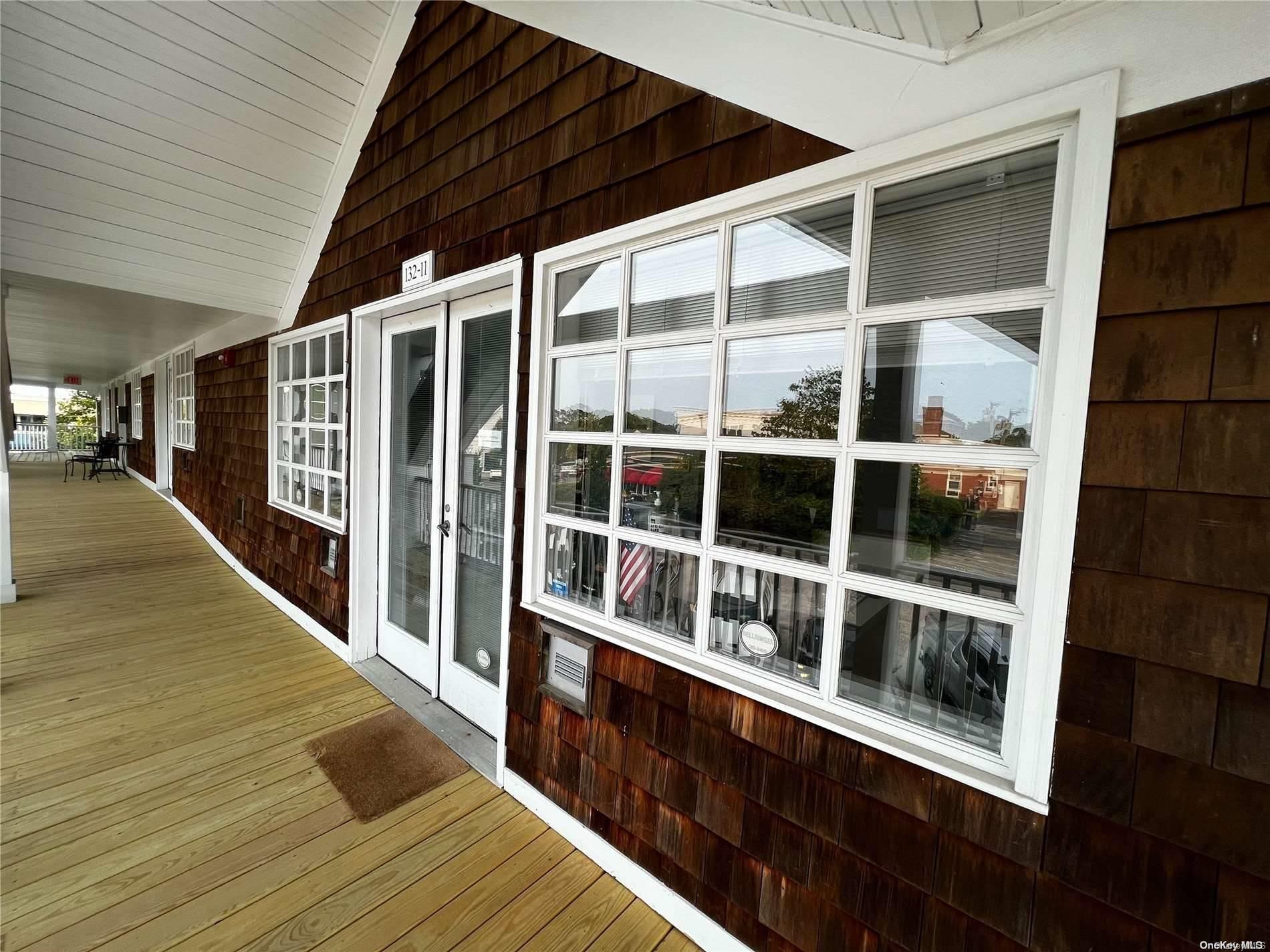 #1 photo, 132 Main Street, 东长岛 汉普顿 Westhampton Beach , NY 11978