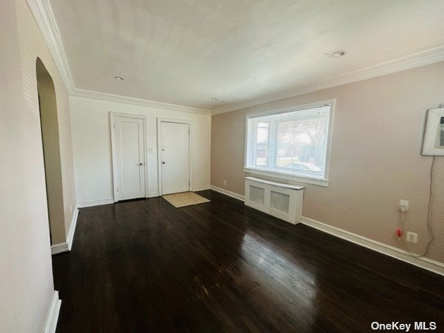 #1 photo, 75-05 254 Street, Glen Oaks , NY 11004