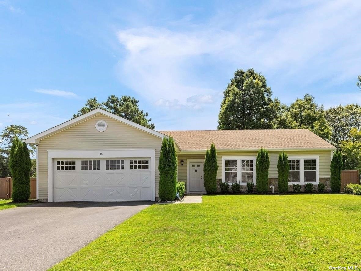 #1 photo, 16 Pondview Circle, Shirley , NY 11967