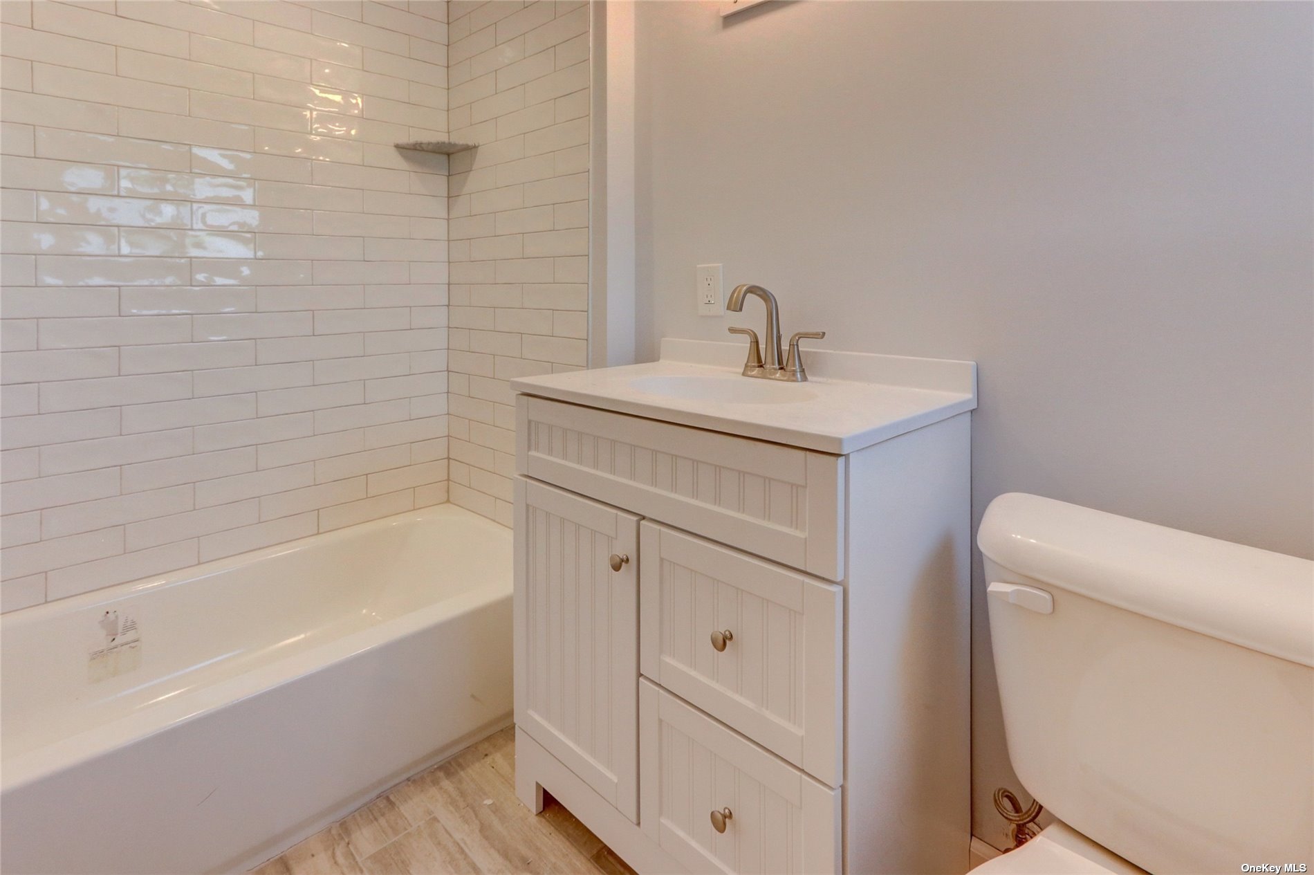 569,900 CONTRACT 10 Cedar Avenue, Patchogue , NY 11772 MLS