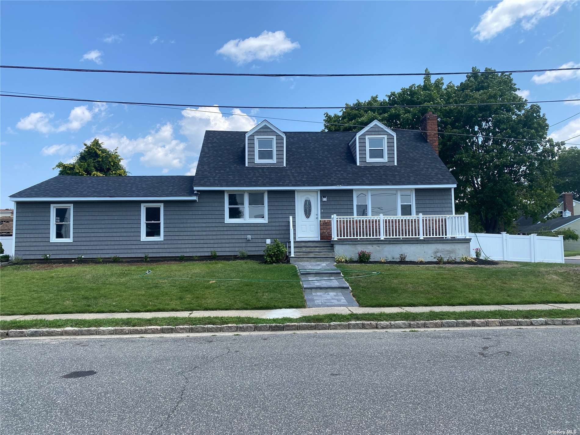 #1 photo, 150 West Avenue, 长岛 Hicksville , NY 11801