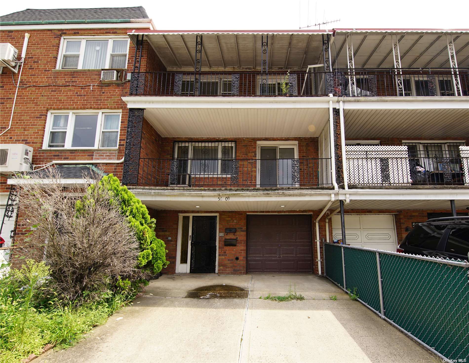 #1 photo, 56-09 College Point Boulevard, Flushing , NY 11355