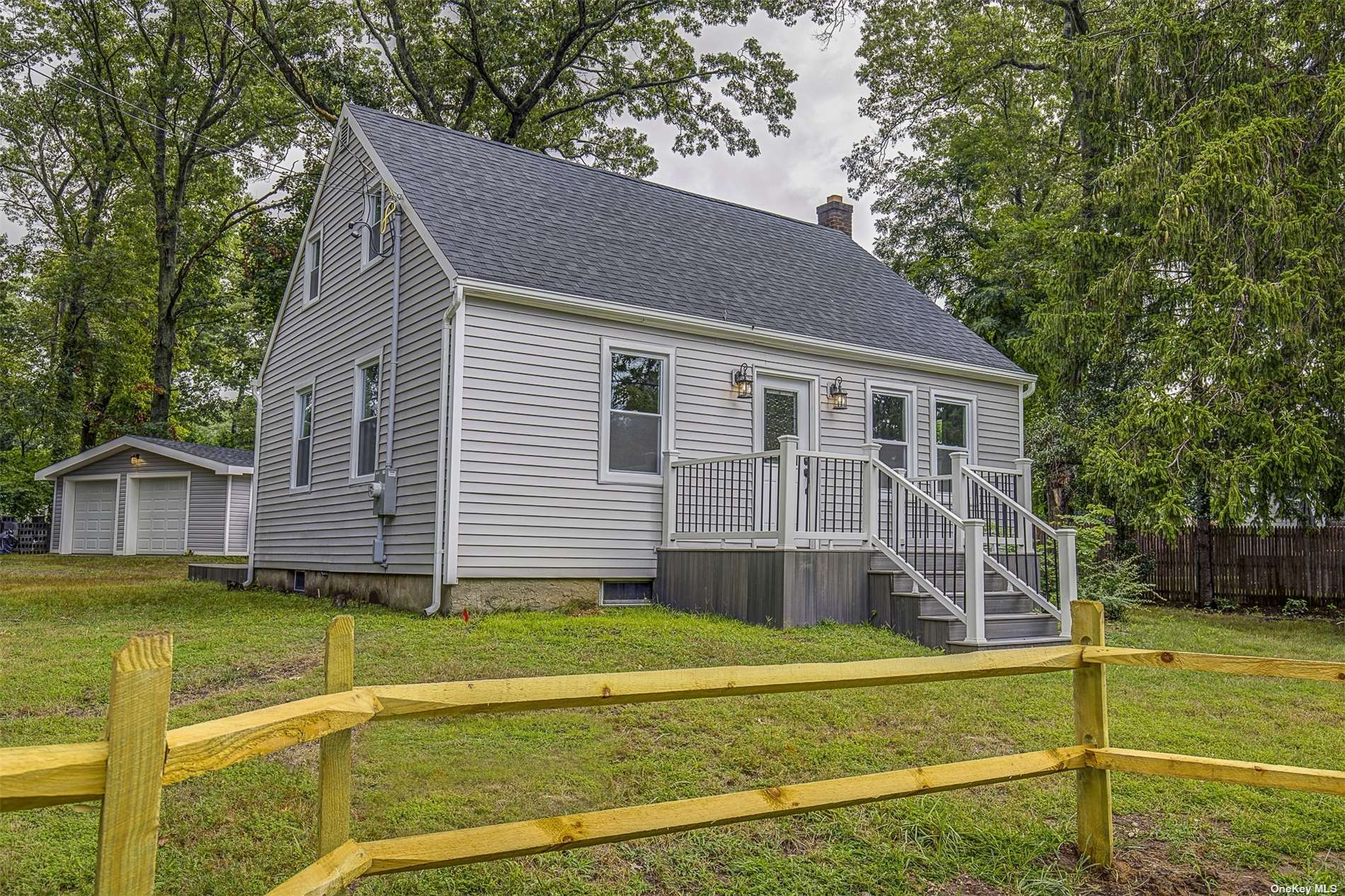 #1 photo, 483 N Country Road, 东长岛 Sound Beach , NY 11789