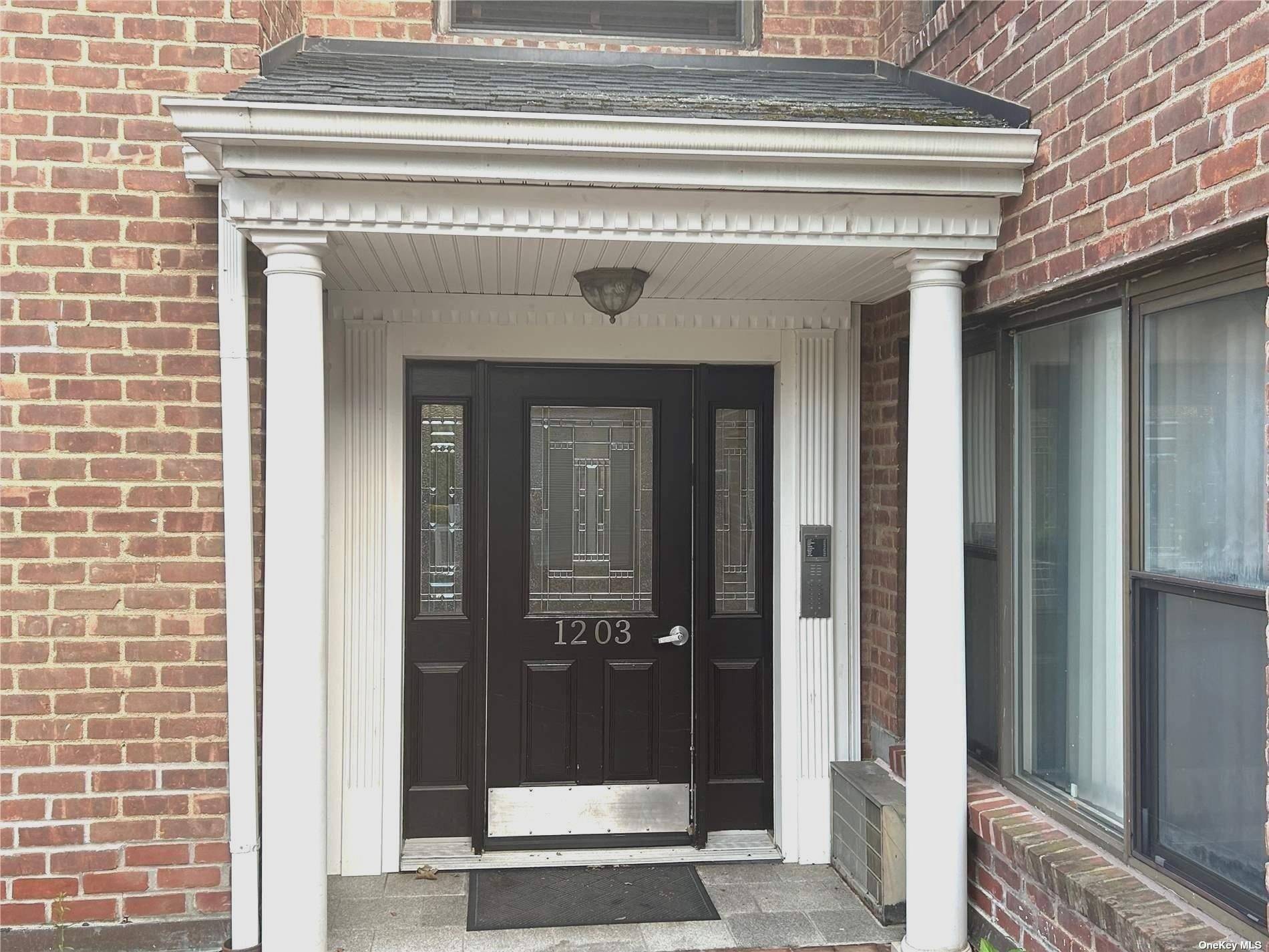 #1 photo, 1203 East Broadway, 长岛 Hewlett , NY 11557