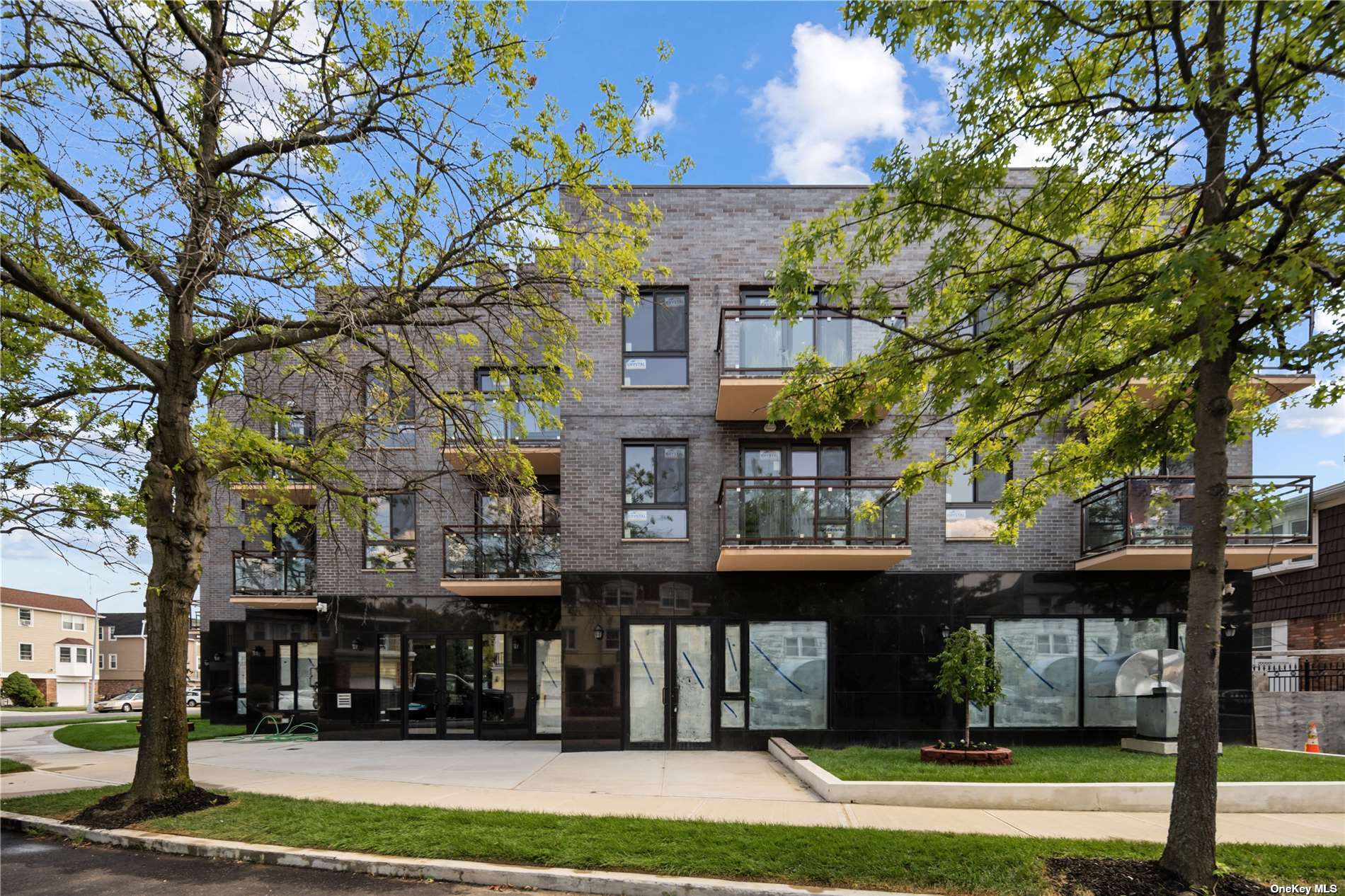 #1 photo, 214-10 15 Avenue, 皇后區 貝塞 Bayside , NY 11360