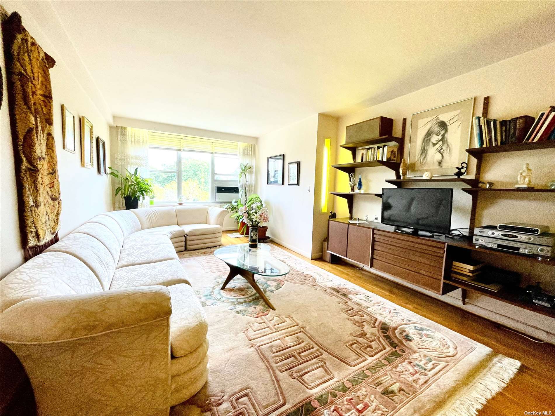 #1 photo, 209-20 18 Avenue, 皇后區 貝塞 Bayside , NY 11360