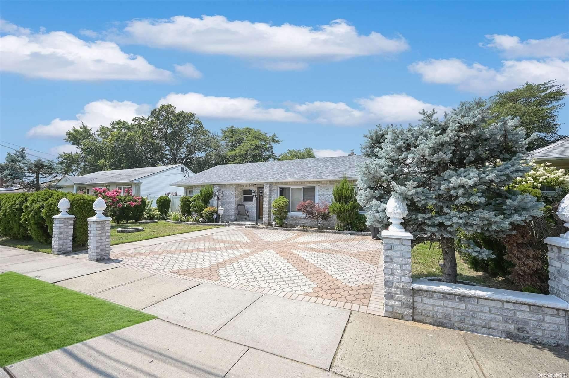 #1 photo, 866 Edwards Boulevard, 长岛 Valley Stream , NY 11580