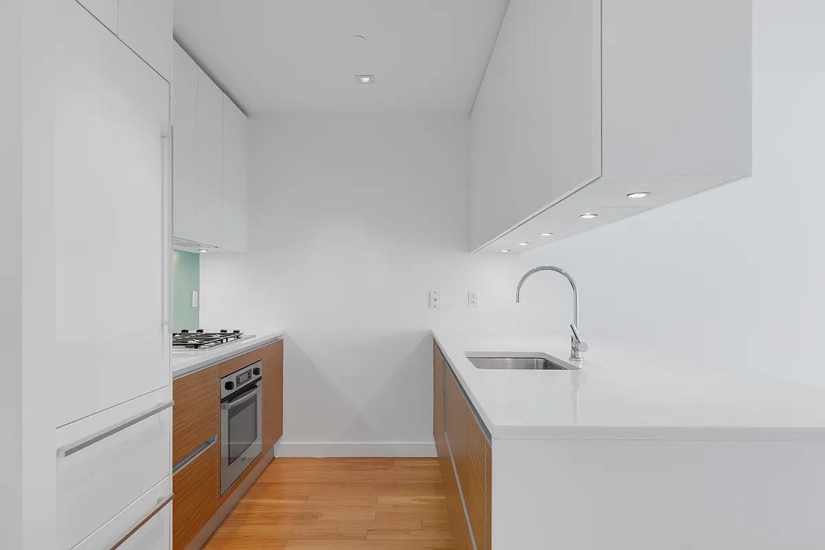 #1 photo, 555 W 59TH Street, 曼哈顿 中城西区 Lincoln Sq , NY 10019