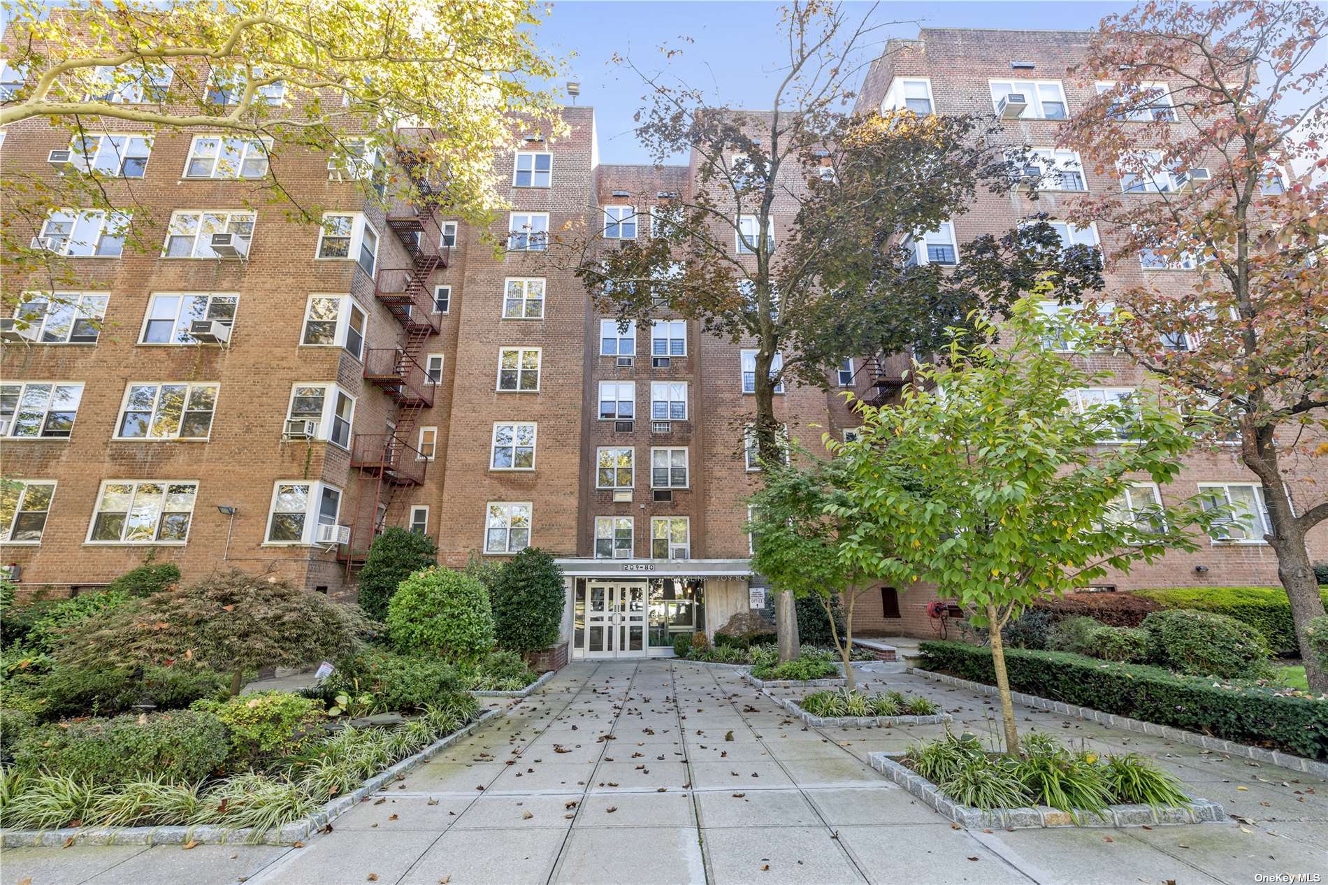 #1 photo, 209-80 18th Avenue, কুইন্‌স Bayside , NY 11360