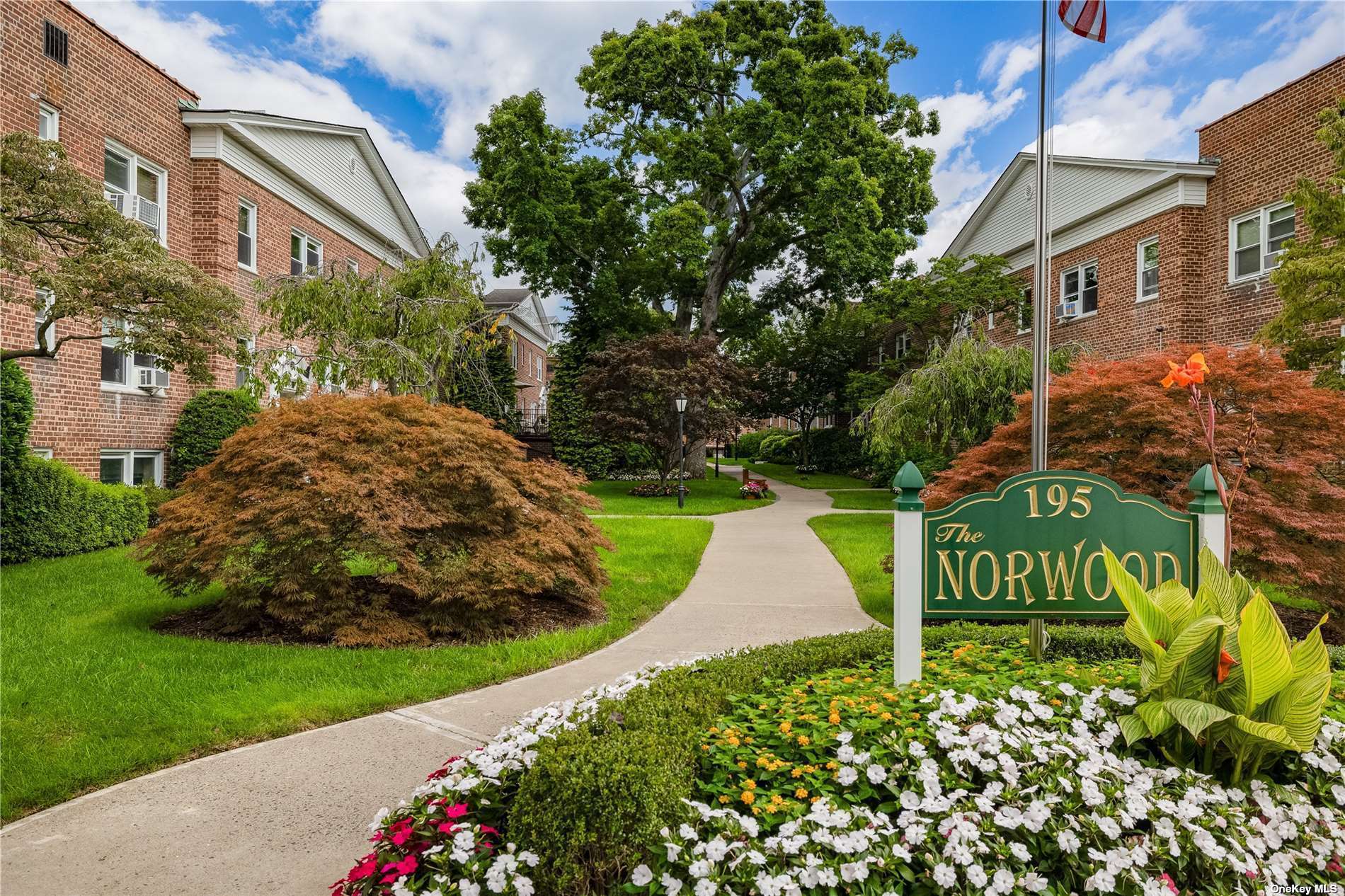 #1 photo, 195 N Village Avenue, 长岛 Rockville Centre , NY 11570