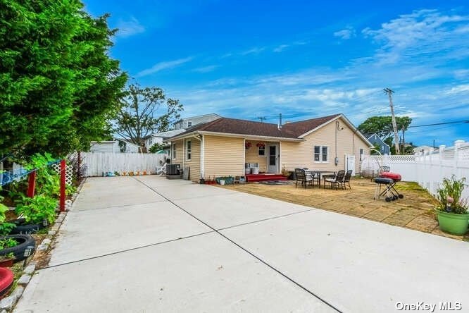 #1 photo, 3093 Royal Avenue, 长岛 Oceanside , NY 11572