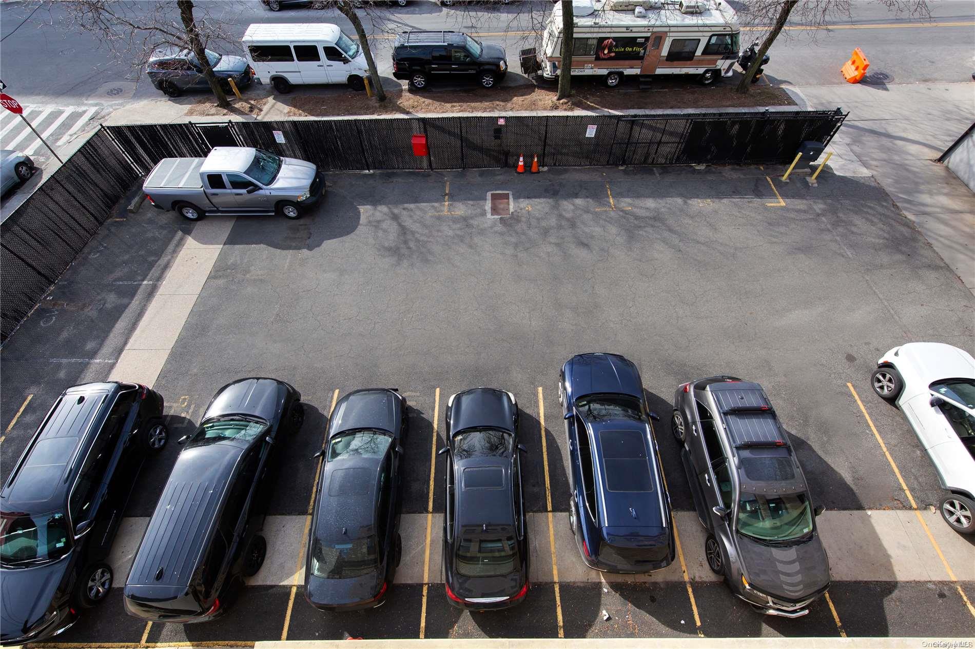 #10 photo, 11-17 43rd Avenue, クイーンズ区 Long Island City , NY 11101