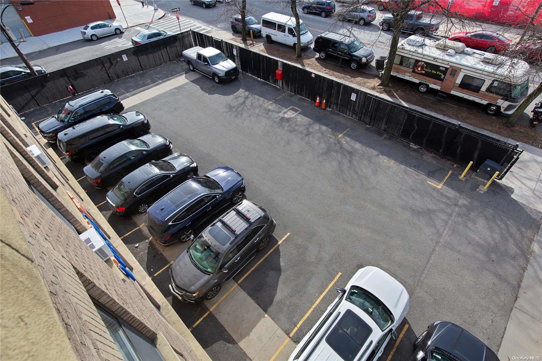 #11 photo, 11-17 43rd Avenue, クイーンズ区 Long Island City , NY 11101