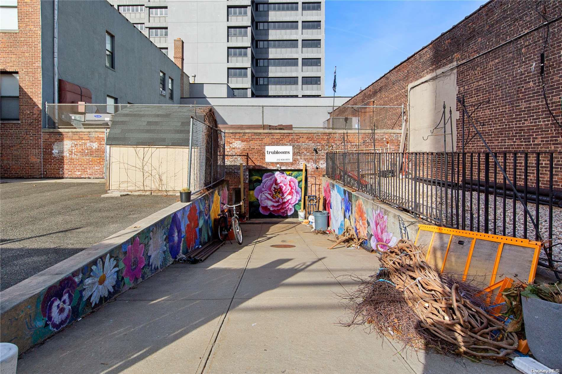 #12 photo, 11-17 43rd Avenue, クイーンズ区 Long Island City , NY 11101