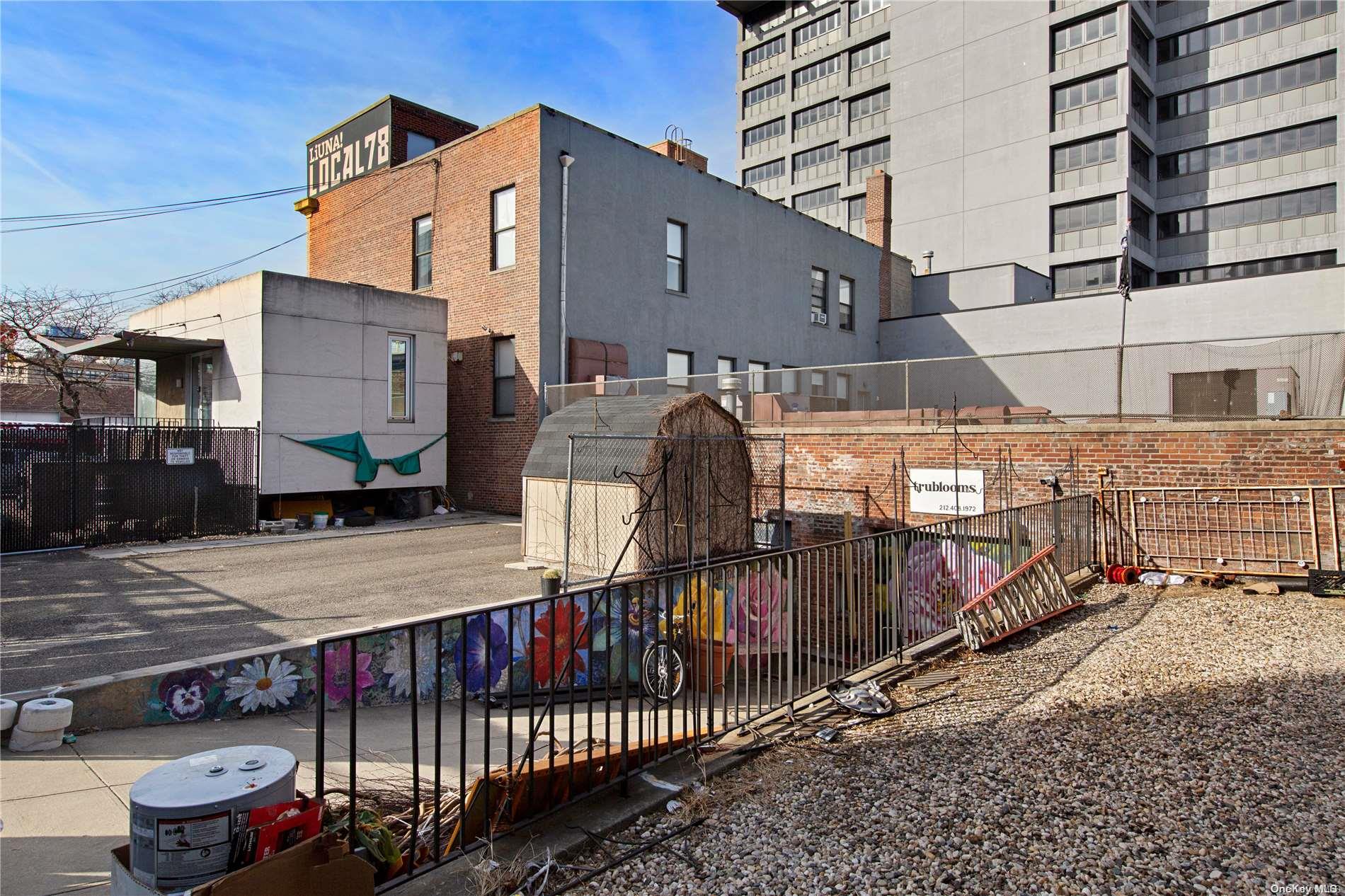 #13 photo, 11-17 43rd Avenue, クイーンズ区 Long Island City , NY 11101