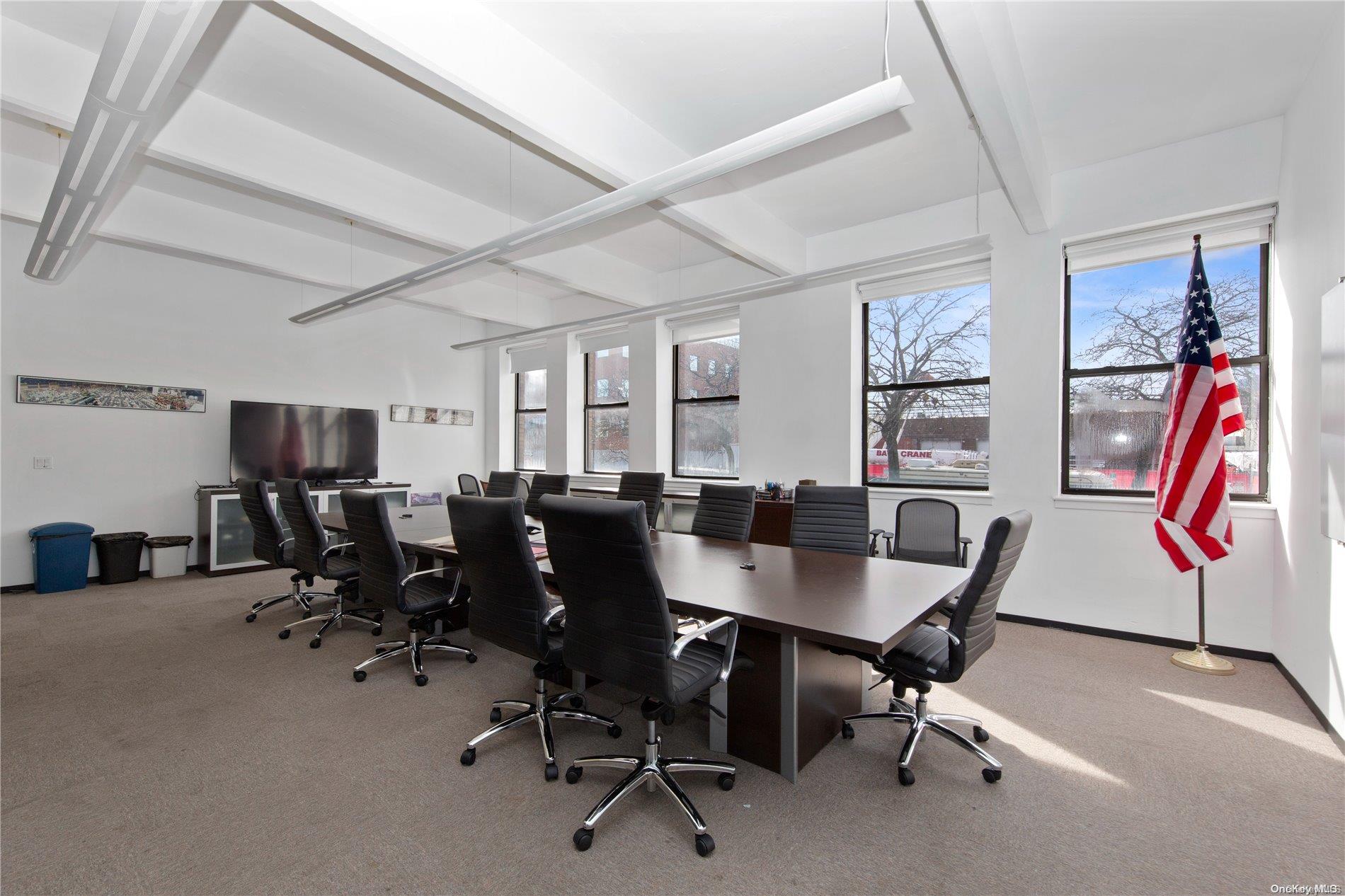 #3 photo, 11-17 43rd Avenue, クイーンズ区 Long Island City , NY 11101