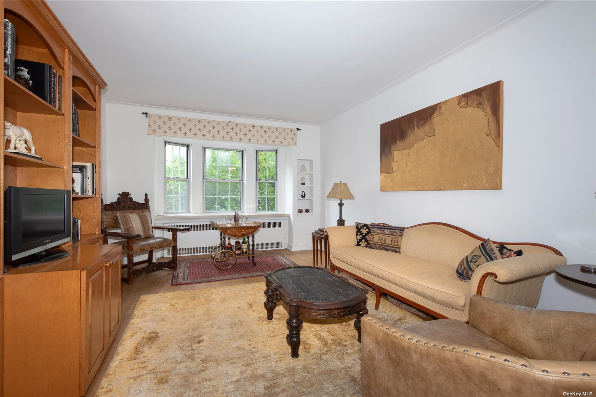 #1 photo, 77-12 35 Avenue, 皇后区 杰克逊高地 Jackson Heights , NY 11372