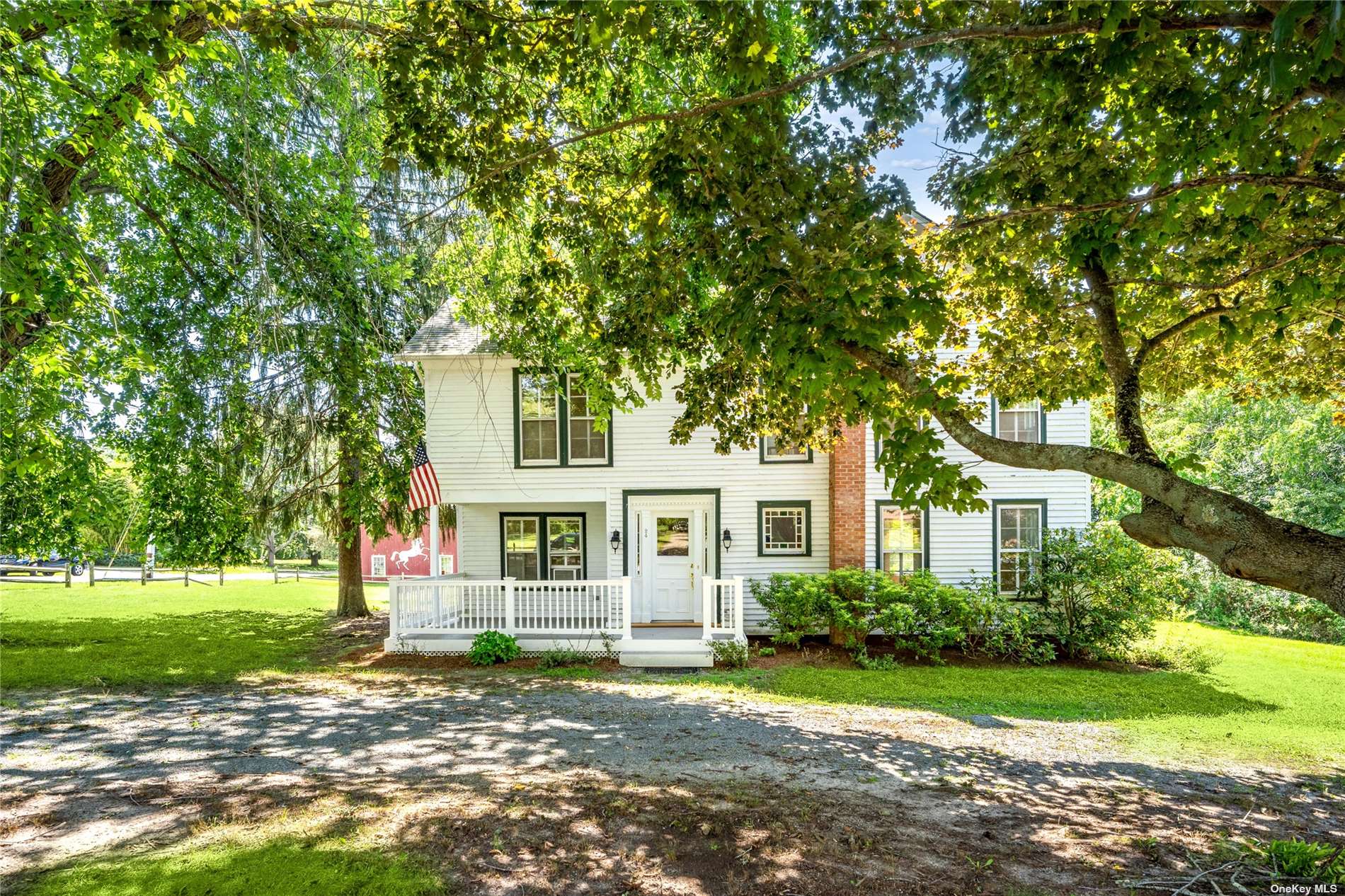 #1 photo, 24 Woodlawn Avenue, 东长岛 East Moriches , NY 11940